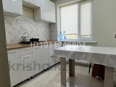 3-комнатная квартира · 61.9 м² · 5/5 этаж, Майкудук, 13й микрорайон 42 за 15 млн ₸ в Караганде, Алихана Бокейханова р-н