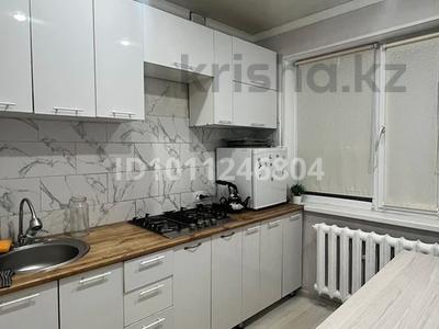 3-комнатная квартира · 61.9 м² · 5/5 этаж, Майкудук, 13й микрорайон 42 за 13.9 млн ₸ в Караганде, Алихана Бокейханова р-н