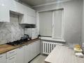 3-комнатная квартира · 61.9 м² · 5/5 этаж, Майкудук, 13й микрорайон 42 за 13.9 млн ₸ в Караганде, Алихана Бокейханова р-н — фото 2