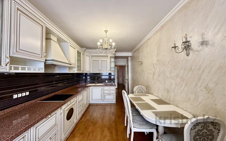 4-бөлмелі пәтер · 136.4 м² · 11/16 қабат, мкр Самал-1 9/2, бағасы: 140 млн ₸ в Алматы, Медеуский р-н — фото 2