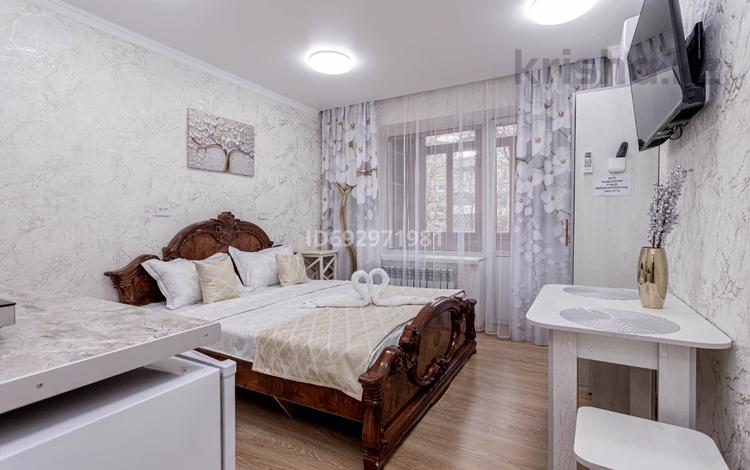 1-комнатная квартира · 20 м² · 2/5 этаж, Толе би 159 — Чокина за 15 000 〒 в Алматы, Алмалинский р-н — фото 2