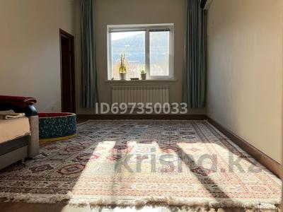 Отдельный дом · 4 комнаты · 180 м² · 9 сот., мкр Самал, 18 за 500 000 〒 в Атырау