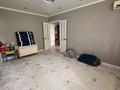 2-бөлмелі пәтер · 51 м² · 5/5 қабат, Ихсанова 52, бағасы: 17.2 млн ₸ в Уральске, мкр Школьник — фото 2