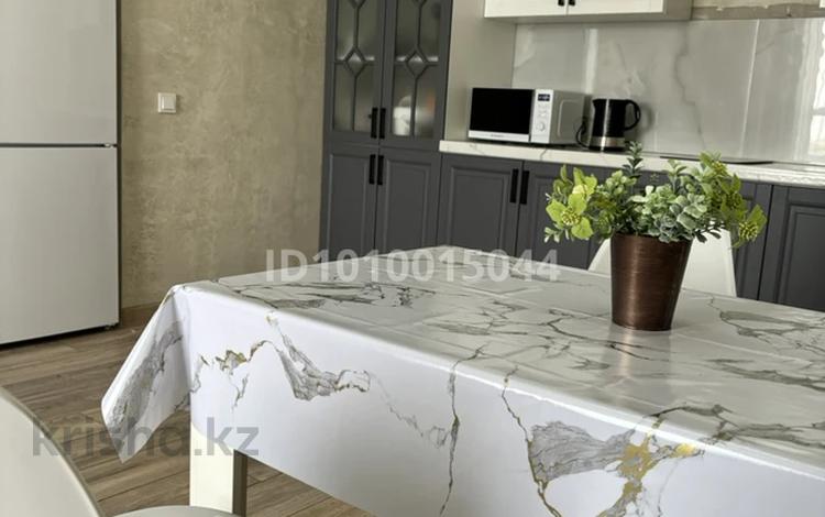 2-бөлмелі пәтер · 55 м² · 9/10 қабат, Муканова 9/3, бағасы: 300 000 ₸ в Караганде, Казыбек би р-н — фото 3