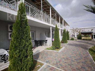 Бани, гостиницы и зоны отдыха · 3000 м² за 5 млрд ₸ в Чундже