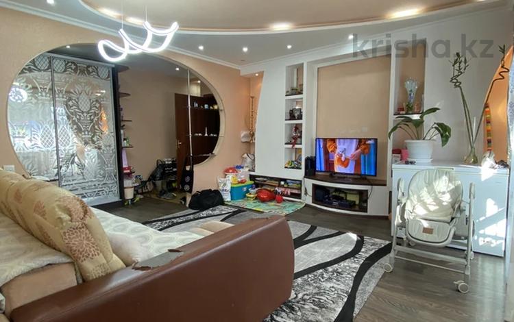 4-комнатная квартира · 77 м² · 8/9 этаж, мкр Юго-Восток, Степной 1 за 27.5 млн ₸ в Караганде, Казыбек би р-н — фото 2
