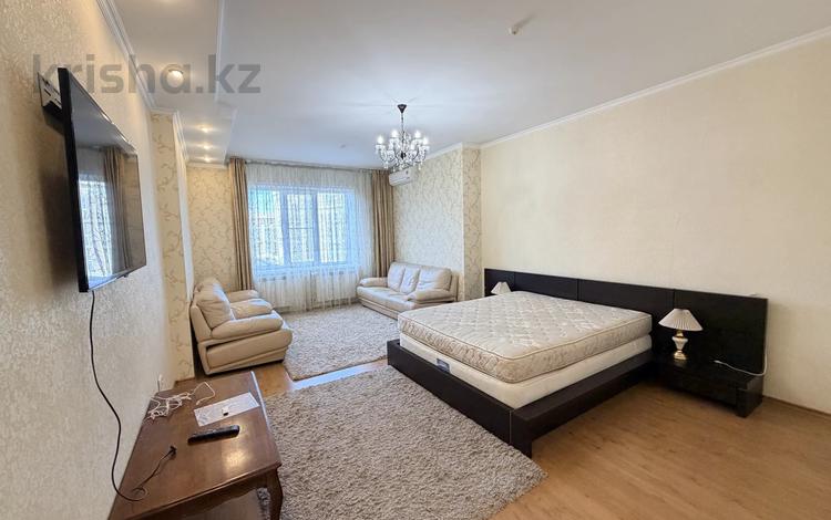 4-бөлмелі пәтер · 164 м² · 5/36 қабат, Кабанбай батыра 11, бағасы: 76 млн ₸ в Астане, Есильский р-н — фото 2