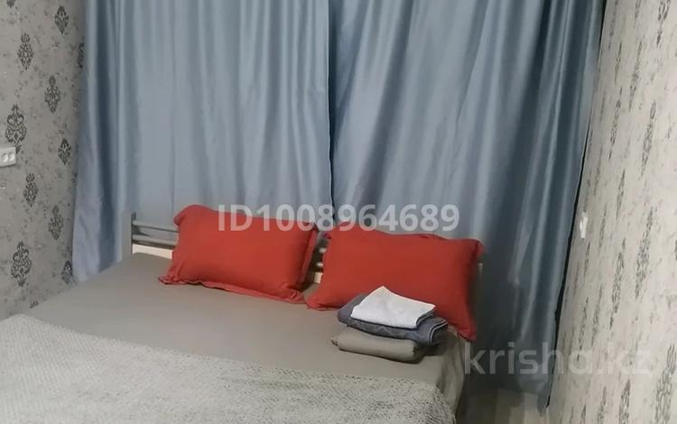 2-комнатная квартира · 45 м² · 1/5 этаж, 20 квартал 6 за 15 000 ₸ в Семее — фото 2