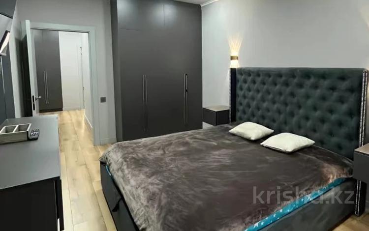 2-комнатная квартира, 100 м², 1/3 этаж помесячно, Аскарова 55/1 к1