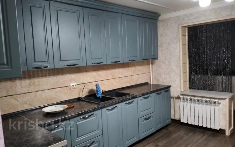 2-комнатная квартира · 53.3 м² · 4/5 этаж, мкр Аксай-3Б 16 за 35 млн ₸ в Алматы, Ауэзовский р-н — фото 2