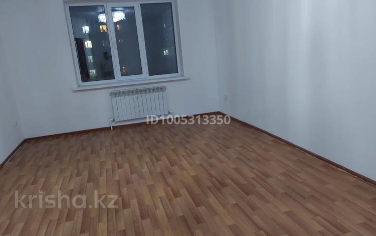 1-комнатная квартира · 43 м² · 3/3 этаж, мкр 41-й разъезд, Мкр 41-й разъезд 81 — Школы милиции за 10 млн ₸ в Актобе — фото 3