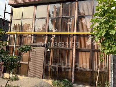 Офисы, магазины и бутики, склады, общепит, салоны красоты, бани, гостиницы и зоны отдыха, фитнес и спорт, медцентры и аптеки, образование, развлечения, конференц-залы, кабинеты и рабочие места, студии · 300 м² за 1.1 млн 〒 в Алматы, Ауэзовский р-н