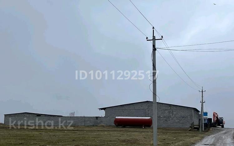 Өнеркәсіптік база · 50 сотық, Жанакурылыс-3 24 — За Бозарыком, на трассе на выезде в сторону Туркестана, бағасы: 85 млн ₸ в Шымкенте — фото 2