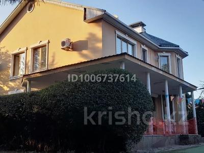 Свободное назначение, офисы, бани, гостиницы и зоны отдыха, фитнес и спорт, образование, развлечения, кабинеты и рабочие места, студии · 400 м² за 2.2 млн 〒 в Алматы, Медеуский р-н