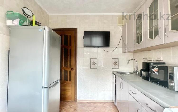 3-бөлмелі пәтер · 67 м² · 5/9 қабат, Строитель ш/а., бағасы: 21 млн ₸ в Уральске, мкр Строитель — фото 13
