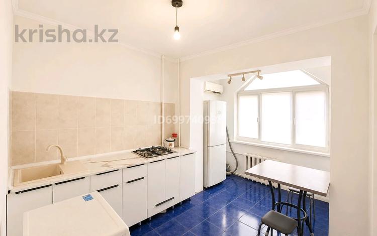 1-комнатная квартира · 36 м² · 3/5 этаж, мкр Центральный, Сырым Каженбаева 2 — Чехов за 8 000 ₸ в Атырау — фото 11