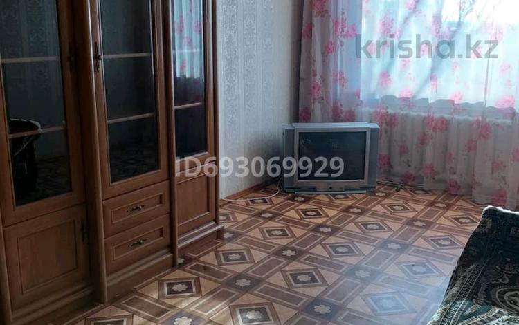 3-бөлмелі пәтер, 68 м², 8/9 қабат ай сайын, Назарбаева 42, бағасы: 160 000 〒 в Павлодаре — фото 2