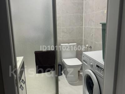 4-комнатная квартира · 160 м² · 1/2 этаж, мкр Ак Шагала, Жалена Тулепова 4 — Красные кирпичные дома под пешеходным мостом за 700 000 〒 в Атырау