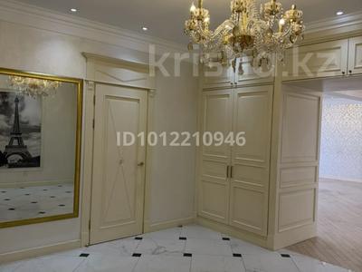 6-бөлмелі пәтер · 280 м² · 5/10 қабат, Просп. Достык 132А, бағасы: 2 млн ₸ в Алматы, Медеуский р-н