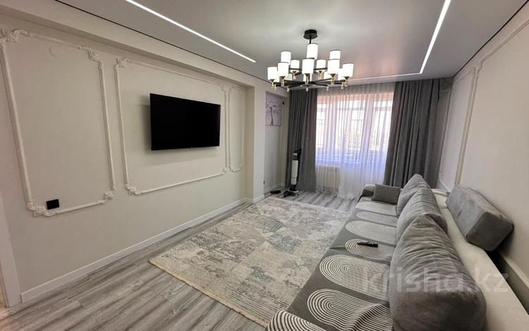 3-бөлмелі пәтер · 80 м² · 8/9 қабат, Казыбек Би 5, бағасы: ~ 45 млн ₸ в Усть-Каменогорске — фото 3