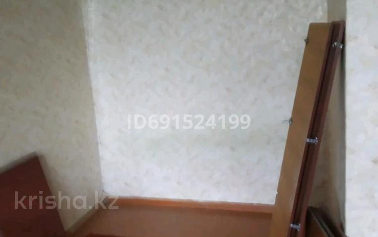 1-бөлмелі пәтер · 29.8 м² · 5/5 қабат, Пришахтинск, Пришахтинск, Зелинского 32 — Супермаркет Южный, супермаркет ЮМА, бағасы: 6.6 млн ₸ в Караганде, Алихана Бокейханова р-н — фото 2