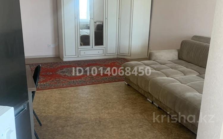 1-комнатная квартира · 42 м² · 16/25 этаж, Мкр. Юго-восток, Микрорайон Байкена Ашимова 28 — Таттимбета за 16 млн ₸ в Караганде, Казыбек би р-н — фото 2