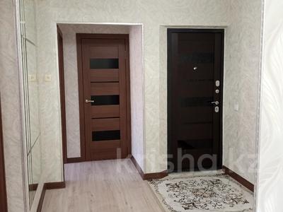 4-комнатная квартира, 80 м², 3/5 этаж помесячно, Ауельбекова 126 за 200 000 〒 в Кокшетау