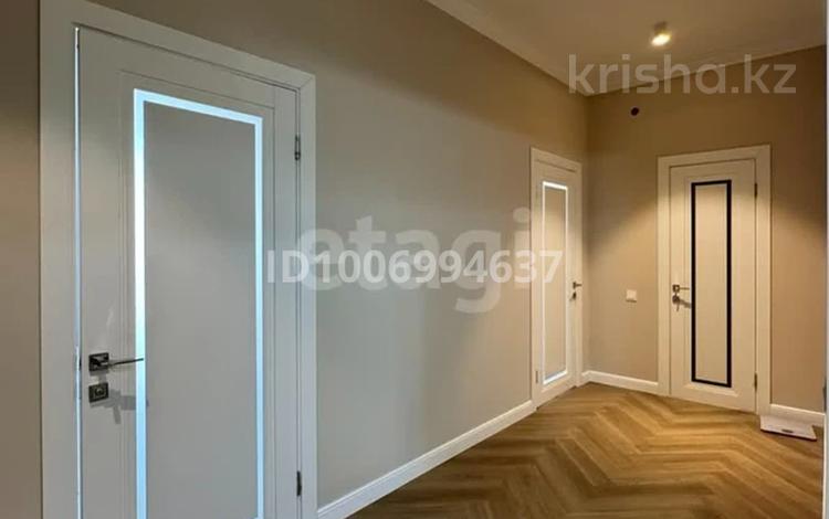 4-бөлмелі пәтер · 141 м² · 4/5 қабат, мкр. Алтын орда, Мангилик Ел 30 Б, бағасы: 60 млн ₸ в Актобе — фото 9