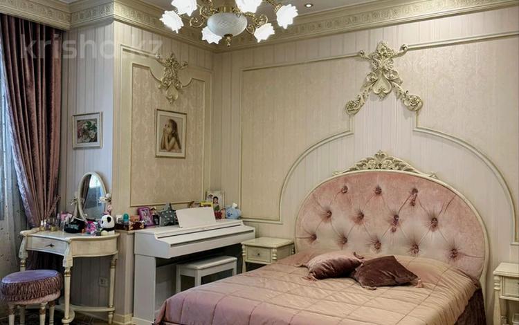 4-комнатная квартира · 230 м² · 3/3 этаж, Керей-Жәнібек хандар за 445 млн ₸ в Алматы, Медеуский р-н — фото 20