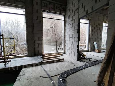Еркін, кеңселер, дүкендер мен бутиктер, қоғамдық тамақтану орны, сұлулық салондары, монша, қонақ үй және демалыс орындары, фитнес және спорт, медорталықтар мен дәріханалар, білім орталықтары, ойын-сауық · 1500 м², бағасы: 18 млн ₸ в Алматы, Алмалинский р-н