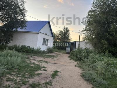 Отдельный дом · 3 комнаты · 70 м² · 3 сот., Кирпичный 35-1 за 100 000 ₸ в Актобе, жилой массив Кирпичный