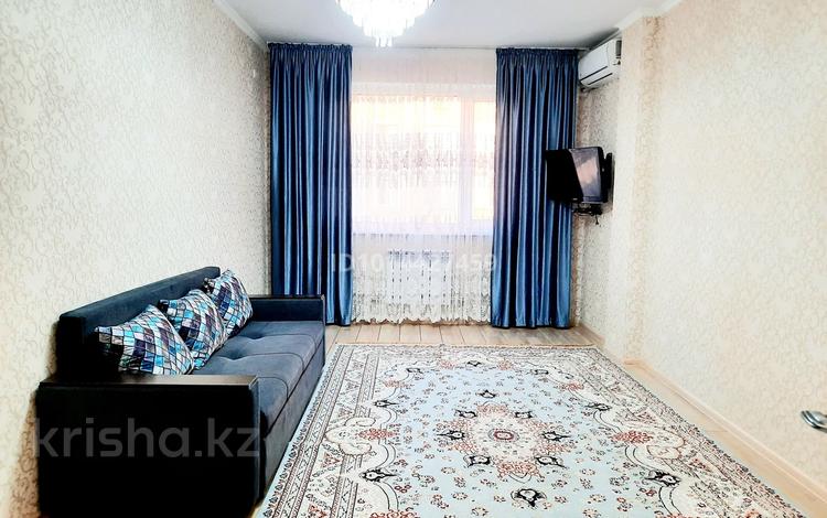 2-комнатная квартира · 63 м² · 7/7 этаж, мкр Акжайык 69/38 — Тулеметова Утегенова за 180 000 ₸ в Шымкенте, Абайский р-н — фото 2