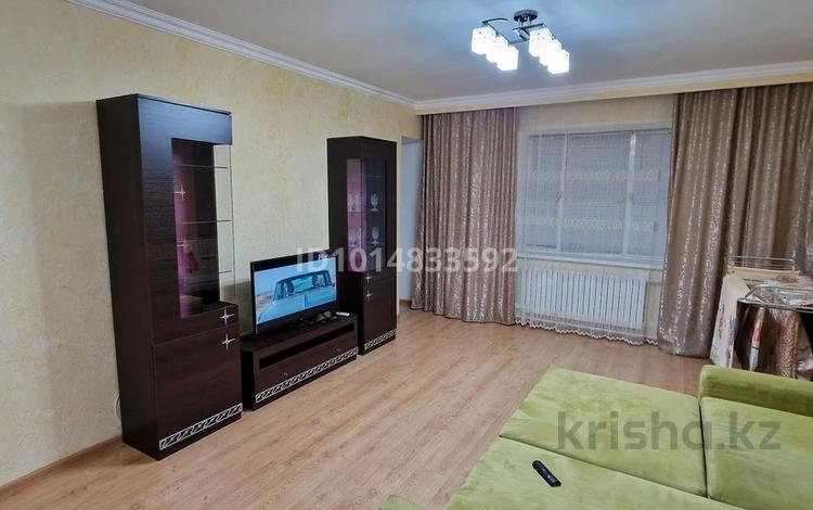 2-бөлмелі пәтер · 72 м² · 1/5 қабат, ул Абай 11а — Возле драмтеатра, бағасы: 27 млн ₸ в Атырау — фото 2
