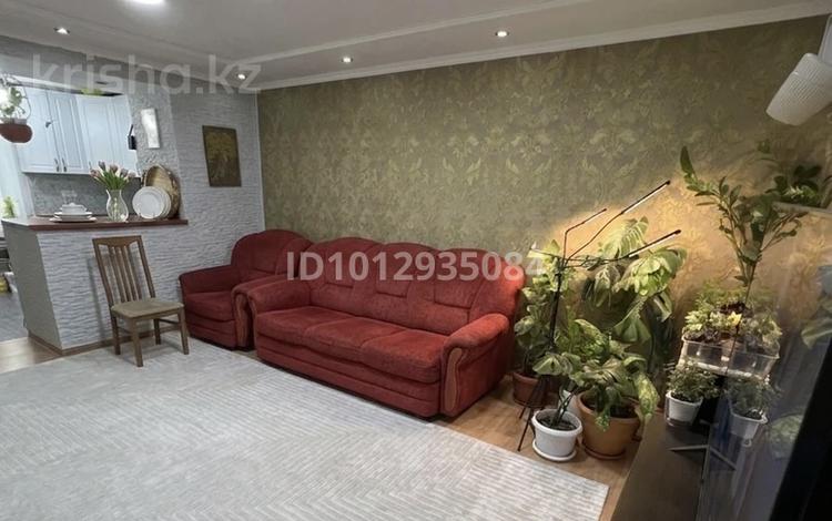 3-комнатная квартира · 59.7 м² · 1/2 этаж, Асылбекова за 16 млн ₸ в Жезказгане — фото 2