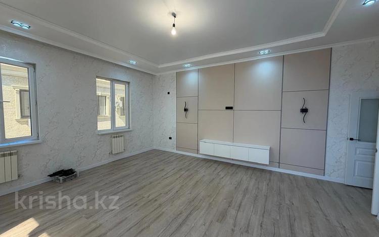 4-комнатная квартира · 125 м² · 11/12 этаж, 17-й мкр 114 за 47 млн ₸ в Актау — фото 13