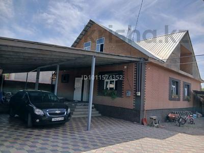 Отдельный дом · 5 комнат · 140 м² · 4 сот., Ул.Ашакеева 2 — Ержан магазин за 26 млн ₸ в Каргалы (п. Фабричный)