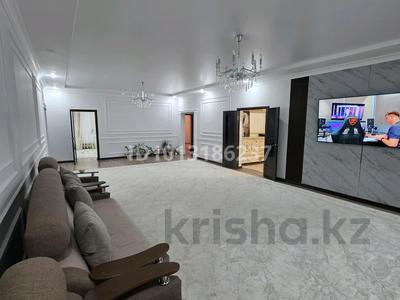 Отдельный дом · 5 комнат · 270 м² · 60 сот., мкр Томарлы-2, Сисен Молбаев за 45 млн ₸ в Атырау