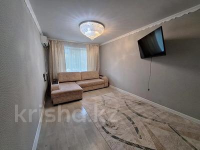 2-бөлмелі пәтер, 54 м², 1/5 қабат, мкр 8, Братьев Жубановых, бағасы: 15.5 млн 〒 в Актобе, мкр 8