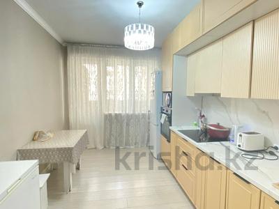 2-комнатная квартира · 89 м² · 10/17 этаж, Жандосова за ~ 46.9 млн 〒 в Алматы, Ауэзовский р-н