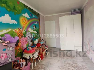 2-бөлмелі пәтер · 45 м² · 4/5 қабат, мкр Аксай-2, бағасы: 38 млн ₸ в Алматы, Ауэзовский р-н