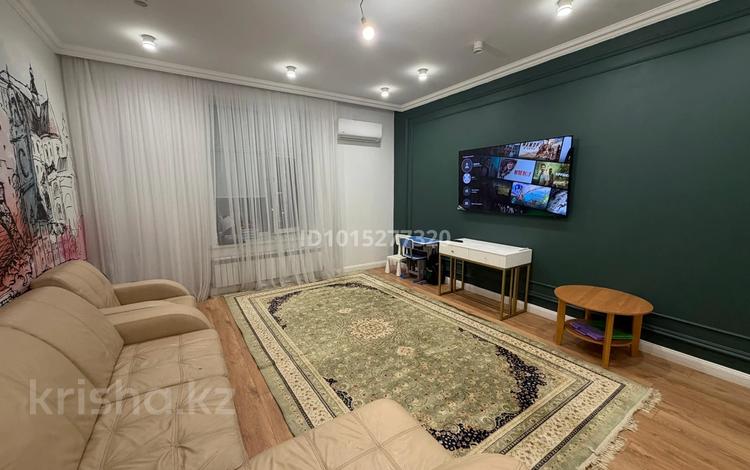 3-комнатная квартира · 92 м² · 4/10 этаж, Микрорайон Байкена Ашимова 21 а за 54 млн ₸ в Караганде, Казыбек би р-н — фото 2
