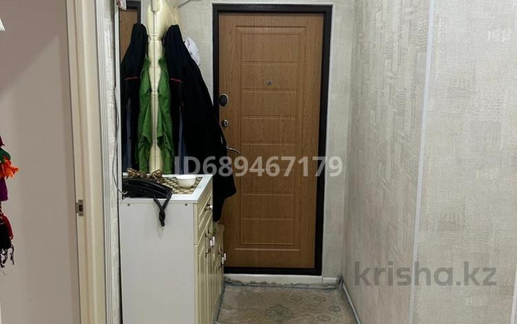 3-комнатная квартира · 73 м² · 3/5 этаж, 28А мкр 6 — Встроенная кухня, новая сантехника, кладовка, тихий двор. Очень чистая и уютная квартира, рядом школа, детсад. Капитальный ремонт делался для *себя - стяжка, электрика всё новое, автомат на каждую комнату. Встроенная мебель, кухня, плита, духовка, вытяжка, 2 кондиционера всё для удобной жизни! за 21 млн ₸ в Актау — фото 2