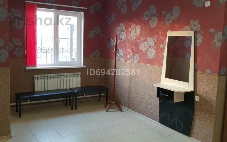 Кеңселер, сұлулық салондары, білім орталықтары · 80 м², бағасы: 20.5 млн ₸ в Атырау, мкр Бирлик-2 — фото 2
