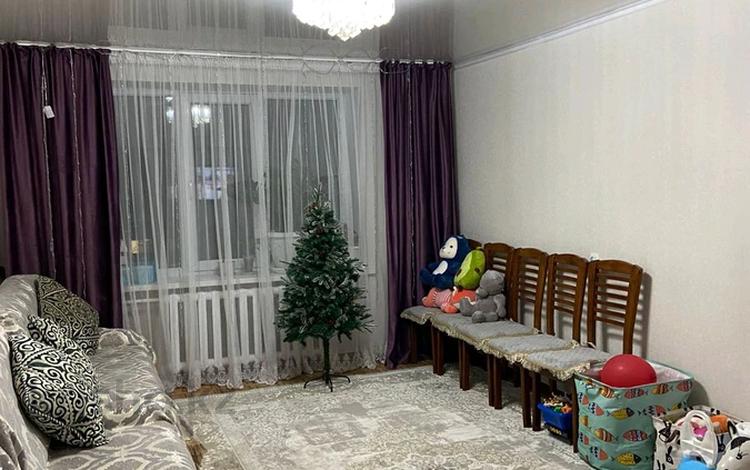 3-комнатная квартира, 64 м², 5/5 этаж, самал 14 за 16.8 млн 〒 в Талдыкоргане, мкр Самал — фото 2