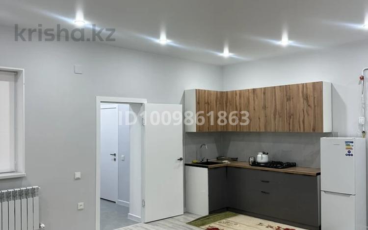 1-комнатная квартира · 35 м², Есенгали Бокенбаев 61 за 150 000 ₸ в Жанаозен — фото 2
