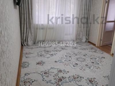 2-комнатная квартира · 54 м² · 2/5 этаж, Ярославская 12 — Универмаг за 12 000 ₸ в Уральске