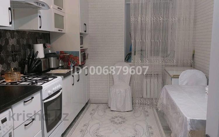 2-комнатная квартира · 59 м² · 10/10 этаж, набережная 84 за 18 млн ₸ в Актобе, мкр. Курмыш — фото 2