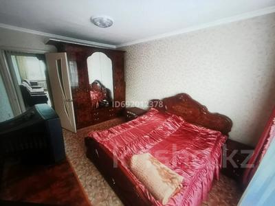 2-комнатная квартира, 48 м², 3/5 этаж помесячно, Мухамеджанова 12 за 110 000 〒 в Балхаше