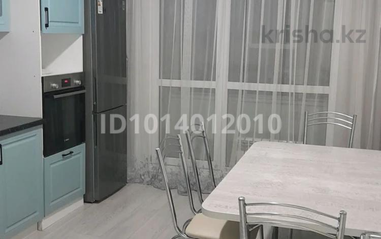 1-комнатная квартира · 41 м² · 1/9 этаж, мкр Уркер, Айтматова 40/1 — Мухамедханова за 200 000 ₸ в Астане, Нура р-н — фото 2