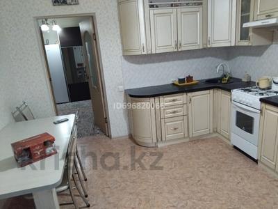 3-бөлмелі пәтер · 82 м² · 3/5 қабат, Алтын орда ш/а. — Дом находится ориентировочно около школы Сымбат, детского сада Нектар и скорой помощи 103, бағасы: 220 000 ₸ в Актобе, мкр. Алтын орда